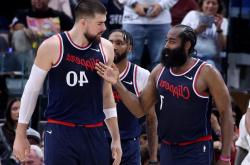 爱游戏官方赛地聚焦——英超清晨热度飙升；洛杉矶快船刷新队史纪录；管理层满意；阵容厚度经受考验的简单介绍