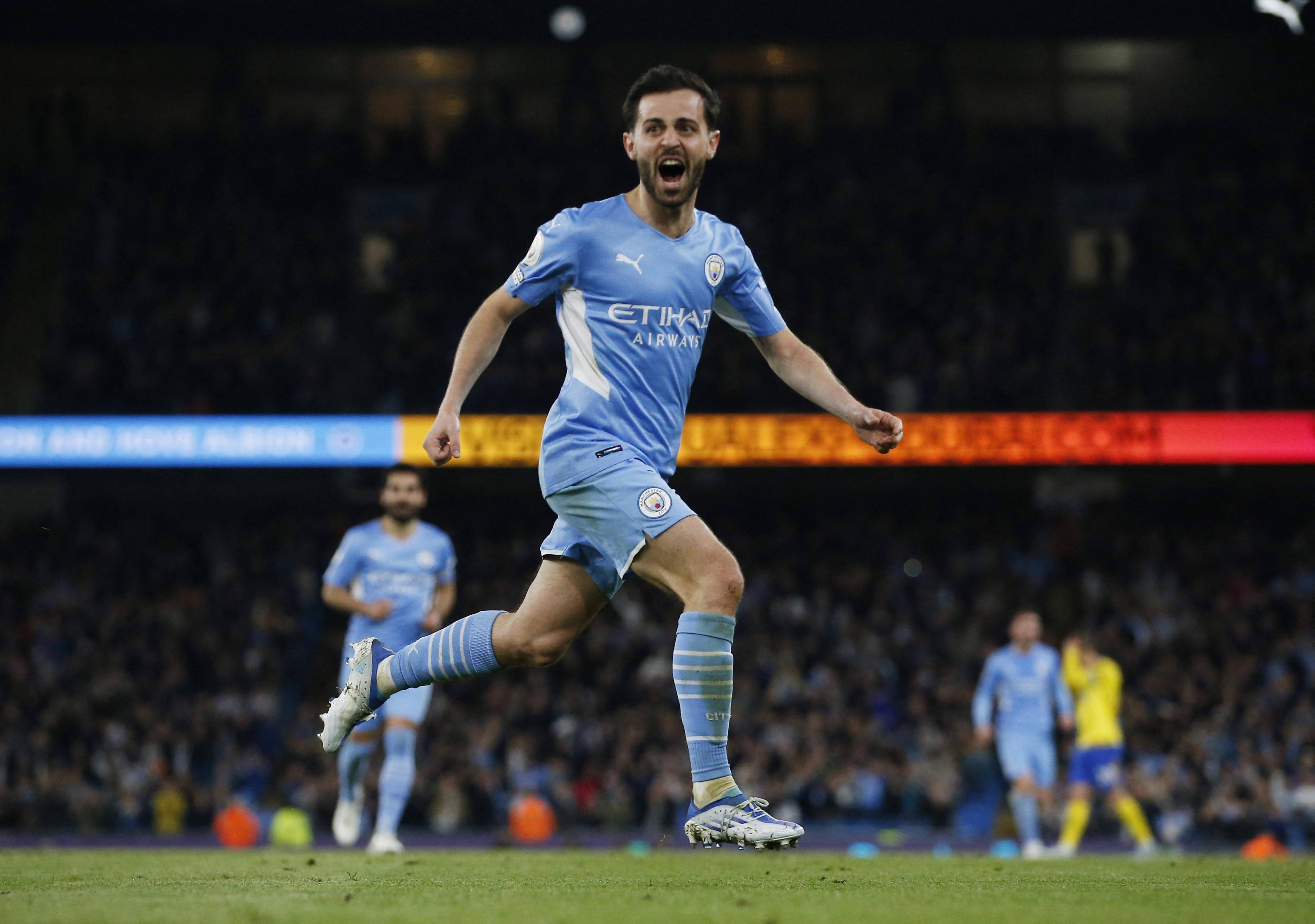 包含国际比赛日布莱顿再遭质疑窗口期曼城调整名单以备足总杯，这操作让人直呼：窗口期埃因霍温调整名单以备国王杯的词条